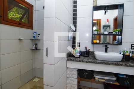 Casa de condomínio para alugar com 207m², 3 quartos e 2 vagas Casa de condomínio para alugar com 207m², 3 quartos e 2 vagasBanheiro da Suíte