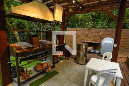 Casa de condomínio para alugar com 207m², 3 quartos e 2 vagas Casa de condomínio para alugar com 207m², 3 quartos e 2 vagasÁrea comum - Churrasqueira