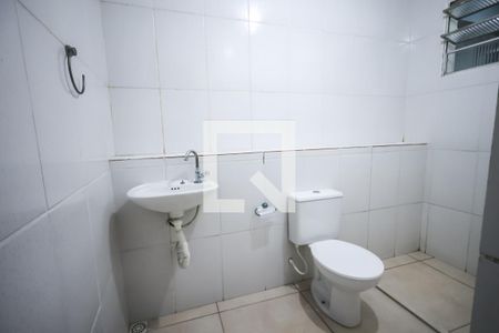 Banheiro de kitnet/studio para alugar com 1 quarto, 40m² em Vila Bandeirantes, São Paulo