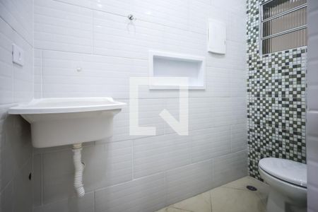 Banheiro de kitnet/studio para alugar com 1 quarto, 25m² em Vila Bandeirantes, São Paulo