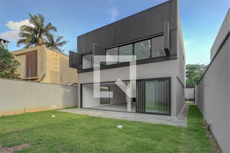 Casa à venda com 4 quartos, 579m² em Granja Julieta, São Paulo