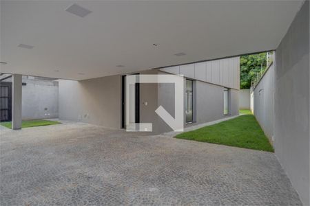 Casa à venda com 4 quartos, 579m² em Granja Julieta, São Paulo