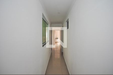 Corredor de casa para alugar com 2 quartos, 130m² em Jardim Oliveiras, Taboão da Serra