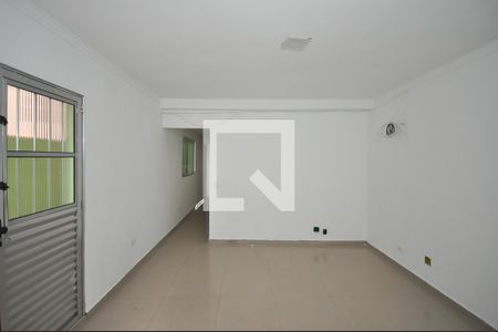 Sala de casa para alugar com 2 quartos, 130m² em Jardim Oliveiras, Taboão da Serra