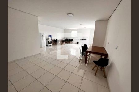 Apartamento à venda com 2 quartos, 75m² em Vila Carmosina, São Paulo