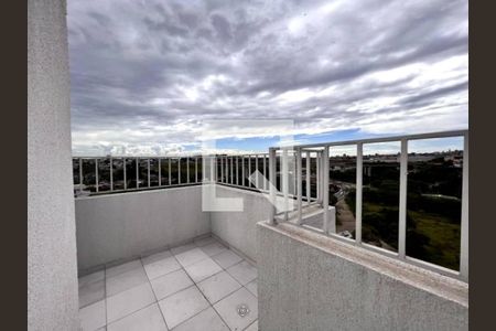 Apartamento à venda com 2 quartos, 75m² em Vila Carmosina, São Paulo