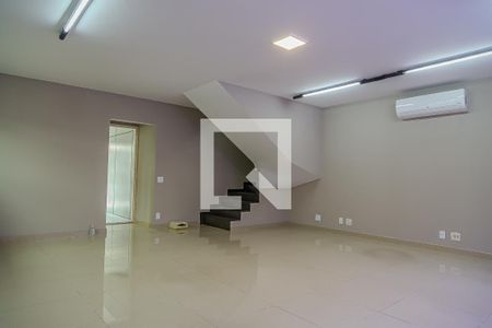 Sala de casa à venda com 4 quartos, 305m² em Parque Jabaquara, São Paulo