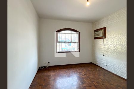 Suíte de casa para alugar com 4 quartos, 150m² em Jardim Marisa, São Paulo