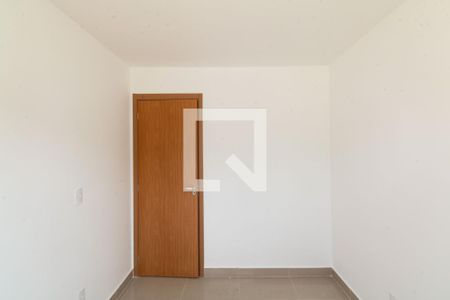 Quarto 1 de apartamento para alugar com 2 quartos, 45m² em Inhoaíba, Rio de Janeiro