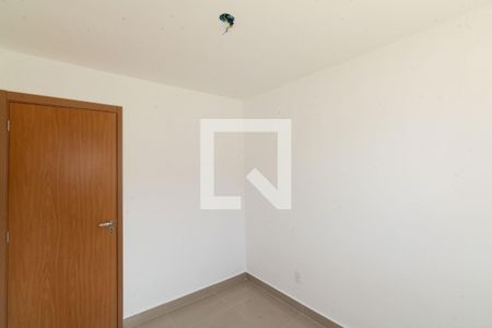 Quarto 1 de apartamento para alugar com 2 quartos, 45m² em Inhoaíba, Rio de Janeiro