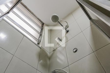 Banheiro de kitnet/studio para alugar com 1 quarto, 40m² em Leme, Rio de Janeiro