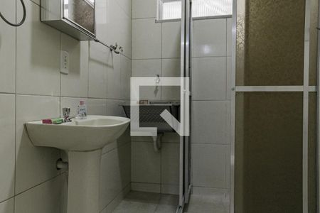 Banheiro de kitnet/studio para alugar com 1 quarto, 40m² em Leme, Rio de Janeiro