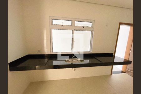 Cozinha de apartamento à venda com 3 quartos, 140m² em Jardim Industrial, Contagem