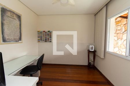 Escritório de casa à venda com 4 quartos, 360m² em Fonte Grande, Contagem