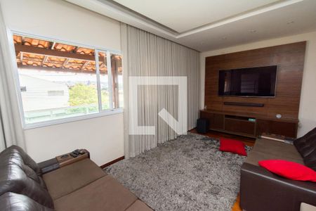 Sala de casa para alugar com 4 quartos, 360m² em Fonte Grande, Contagem