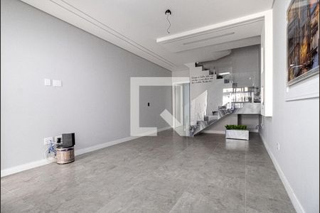 Sala de casa à venda com 3 quartos, 120m² em Vila Gumercindo, São Paulo