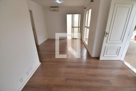 Sala de casa de condomínio à venda com 3 quartos, 120m² em Vila Nogueira, Campinas