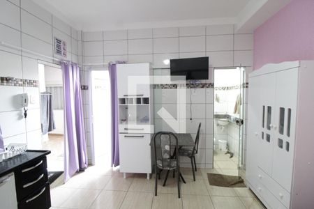 Cozinha de kitnet/studio para alugar com 1 quarto, 22m² em Bom Jesus, Uberlândia