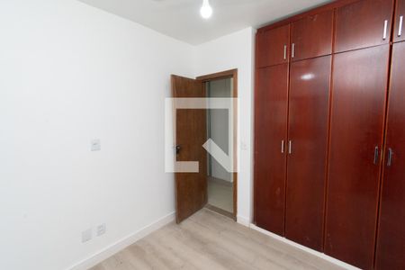 Quarto 2 de apartamento para alugar com 2 quartos, 84m² em Santa Cruz Industrial, Contagem