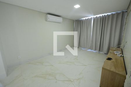 Sala de casa de condomínio para alugar com 3 quartos, 200m² em Jardim Novo Mundo, Goiânia