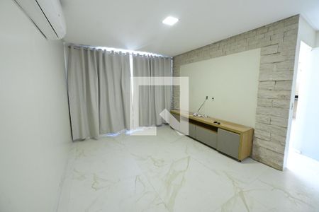 Sala de casa de condomínio para alugar com 3 quartos, 200m² em Jardim Novo Mundo, Goiânia