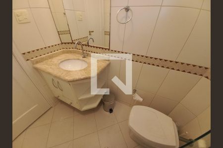 Banheiro de apartamento para alugar com 1 quarto, 55m² em Itararé, São Vicente