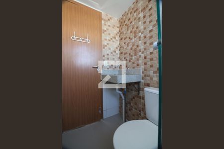 Banheiro de apartamento à venda com 2 quartos, 43m² em Estância Velha, Canoas