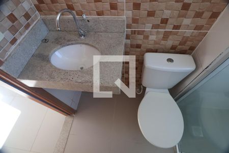 Banheiro de apartamento à venda com 2 quartos, 43m² em Estância Velha, Canoas