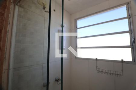 Banheiro de apartamento à venda com 2 quartos, 43m² em Estância Velha, Canoas