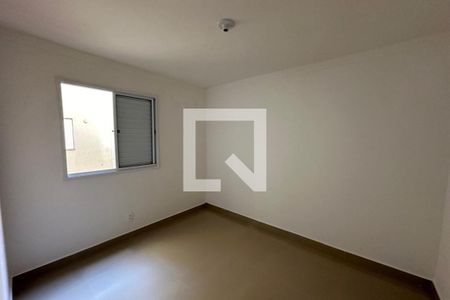 Dormitório 01 de apartamento para alugar com 2 quartos, 45m² em Via Norte, Ribeirão Preto