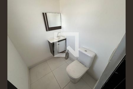 Banheiro da suite de casa à venda com 5 quartos, 300m² em Vila Ipojuca, São Paulo