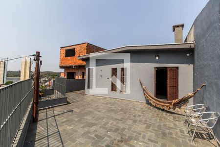 Casa à venda com 325m², 4 quartos e 2 vagas Casa à venda com 325m², 4 quartos e 2 vagasQuintal