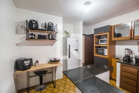 Casa à venda com 325m², 4 quartos e 2 vagas Casa à venda com 325m², 4 quartos e 2 vagasCozinha