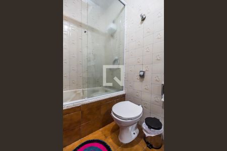 Casa à venda com 325m², 4 quartos e 2 vagas Casa à venda com 325m², 4 quartos e 2 vagasBanheiro da Suíte