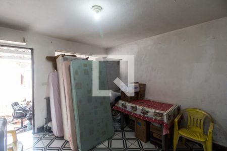 Casa à venda com 325m², 4 quartos e 2 vagas Casa à venda com 325m², 4 quartos e 2 vagasQuarto 4