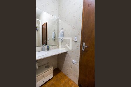 Casa à venda com 325m², 4 quartos e 2 vagas Casa à venda com 325m², 4 quartos e 2 vagasBanheiro da Suíte