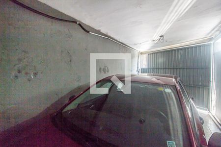 Casa à venda com 325m², 4 quartos e 2 vagas Casa à venda com 325m², 4 quartos e 2 vagasGaragem