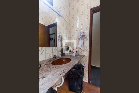 Casa à venda com 325m², 4 quartos e 2 vagas Casa à venda com 325m², 4 quartos e 2 vagasBanheiro