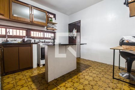 Casa à venda com 325m², 4 quartos e 2 vagas Casa à venda com 325m², 4 quartos e 2 vagasCozinha