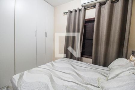 Casa à venda com 325m², 4 quartos e 2 vagas Casa à venda com 325m², 4 quartos e 2 vagasSuíte master