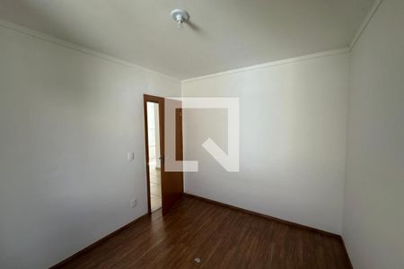 Dormitório 01 de apartamento para alugar com 2 quartos, 45m² em Via Norte, Ribeirão Preto