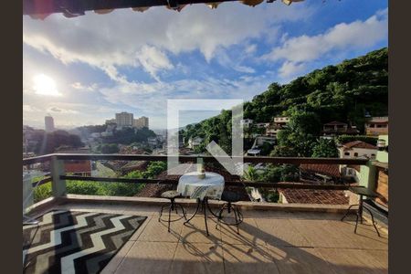 Casa à venda com 3 quartos, 139m² em Fátima, Niterói