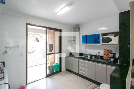 Casa à venda com 3 quartos, 110m² em Santa Efigênia, Belo Horizonte