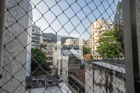 Sala vista da janela de apartamento para alugar com 2 quartos, 64m² em Botafogo, Rio de Janeiro