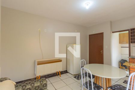 Sala/Cozinha de apartamento para alugar com 1 quarto, 48m² em Igara, Canoas