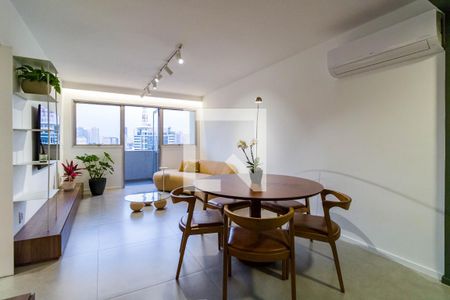 Sala de apartamento à venda com 2 quartos, 92m² em Real Parque, São Paulo