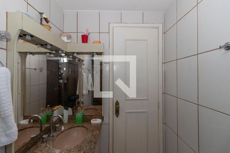 Banheiro de apartamento à venda com 2 quartos, 97m² em Vila Constança, São Paulo