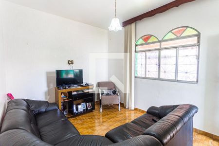 Sala de casa para alugar com 3 quartos, 371m² em Pirajá, Belo Horizonte