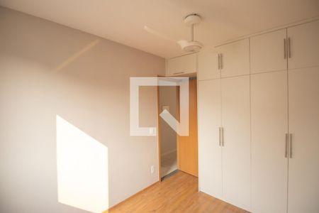 Quarto 1 de apartamento para alugar com 2 quartos, 47m² em Tribobó, São Gonçalo