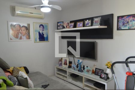 Sala de TV de apartamento à venda com 4 quartos, 180m² em Tanque, Rio de Janeiro